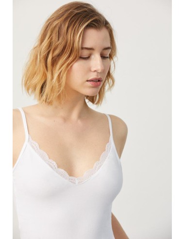 Camiseta de tirante fino marca Ysabel...