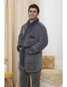 Bata de hombre corta con...