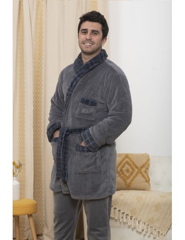 Bata de hombre corta con cuello a...