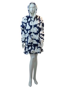 Bata corta de mujer con...