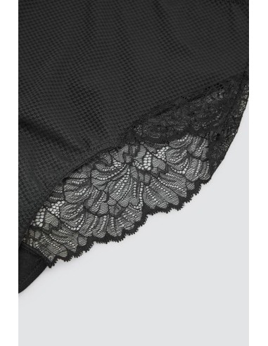 Braga alta de control con encaje...