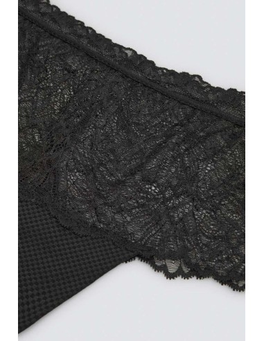 Braga shorty con encaje marca Ysabel...